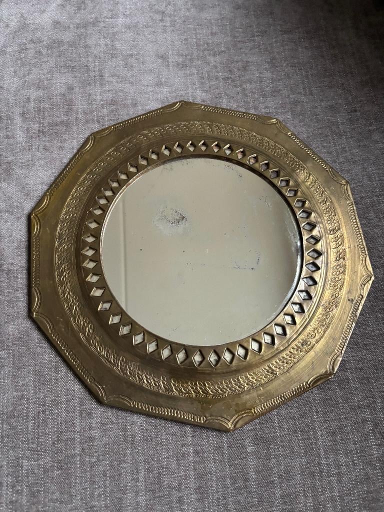 Vintage Marokkaanse spiegel gedecoreerd messing., Antiek en Kunst, Antiek | Spiegels, Ophalen of Verzenden, Rond, Minder dan 50 cm