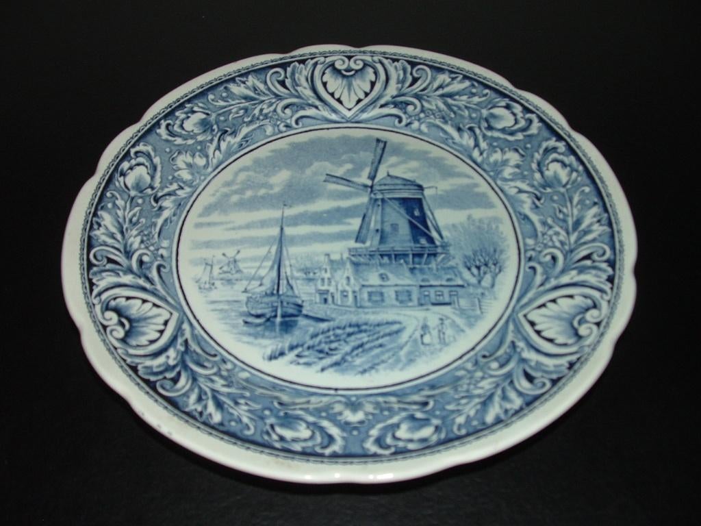 by Boch Royal Delfts Sphinx sierbord wandbord molen 25,5 cm, Antiek en Kunst, Ophalen of Verzenden