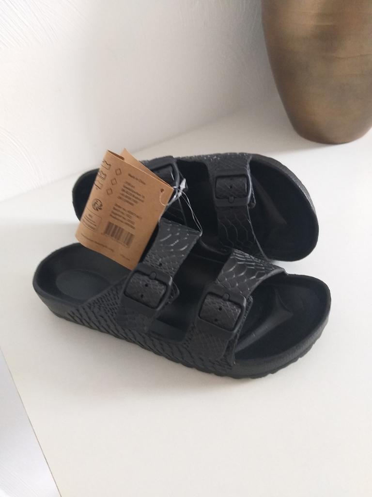 Nieuwe slippers maat 36, Ophalen, Nieuw