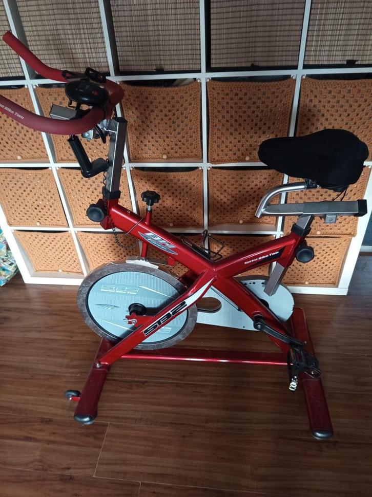 BH Fitness ST32 Smart Bike Two Spinningfiets met computer, Sport en Fitness, Fitnessapparatuur, Ophalen