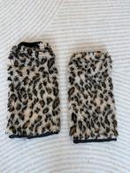 Beenwarmers met panterprint, Ophalen, Gedragen