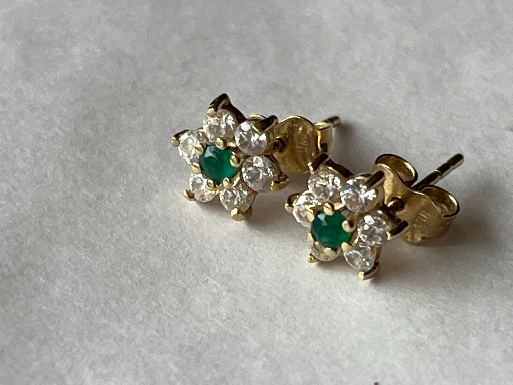 Gouden oorbellen Smaragd en Saffier 585 / 14 CT, Sieraden, Tassen en Uiterlijk, Verzenden, Zo goed als nieuw, Met edelsteen, Knopjes of Stekers