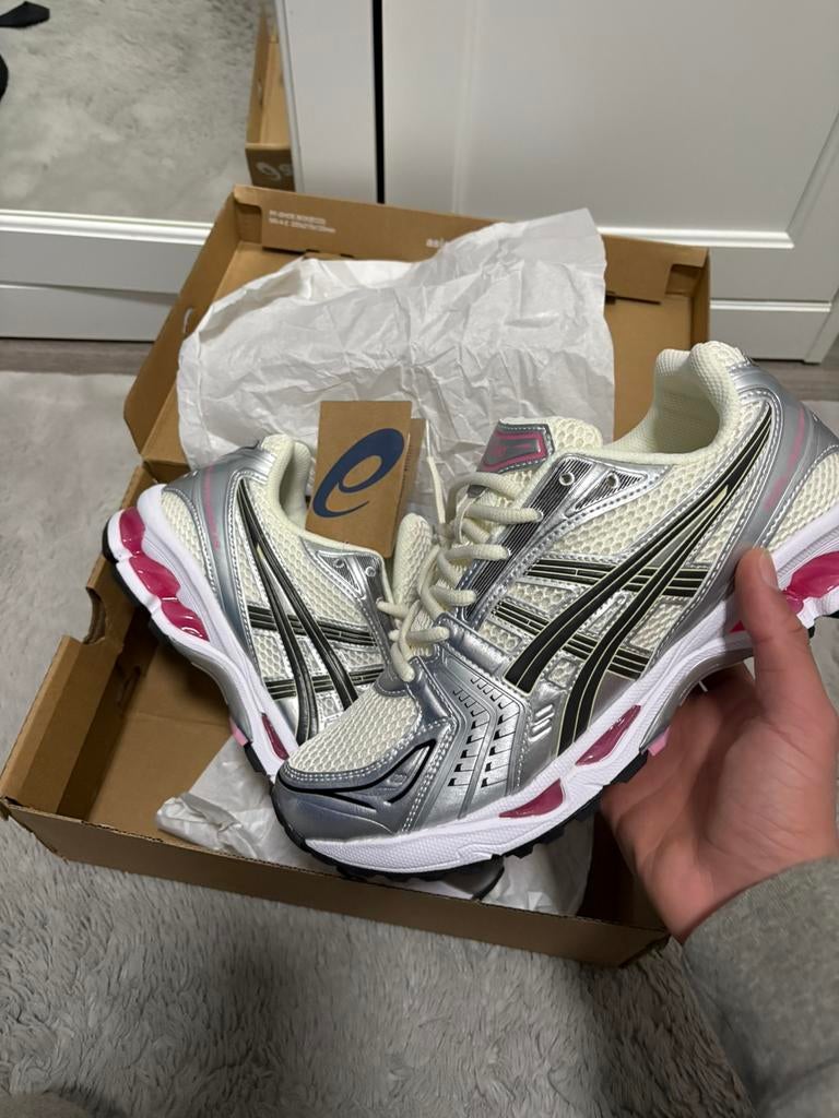 Asics gel kayano 14, Ophalen of Verzenden, Zo goed als nieuw, Sportschoenen