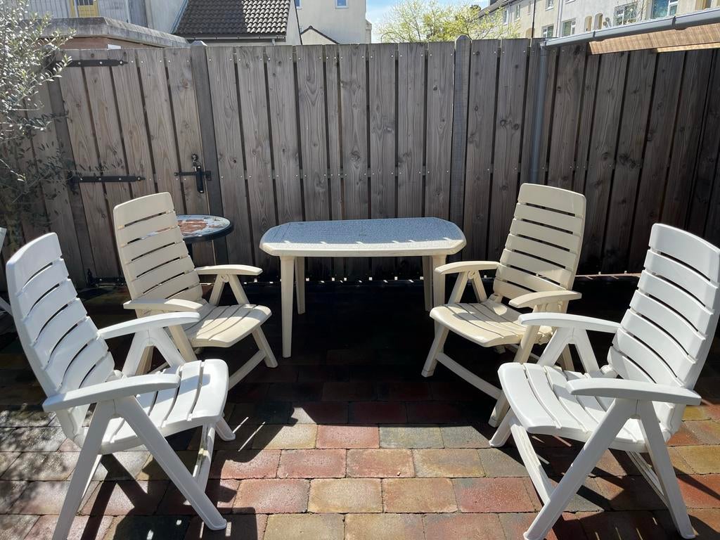 Tuinset, gebruikt maar kan nog prima een ronde mee, Tuin en Terras, Tuinsets en Loungesets, Ophalen, 4 zitplaatsen, Kunststof