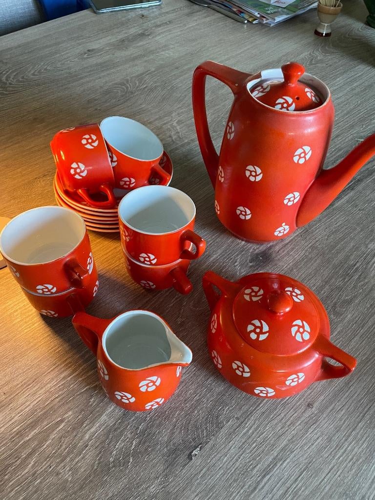 Prachtig oud oranje Petrus Regout servies, Ophalen of Verzenden
