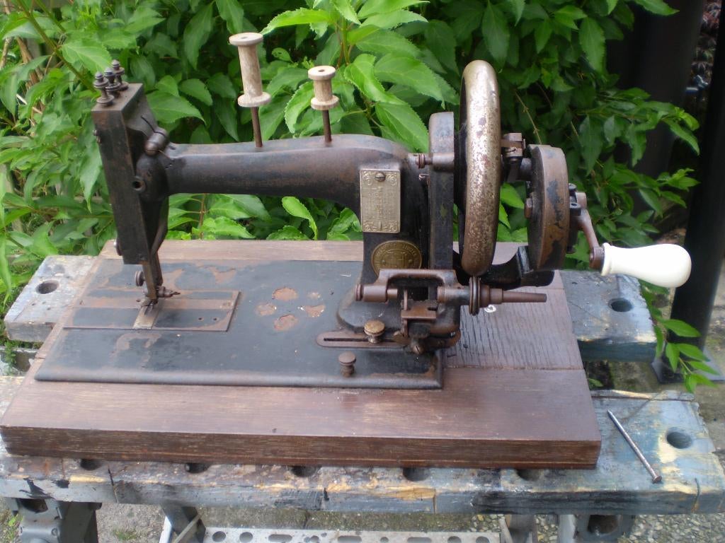 Naaimachine, Ophalen