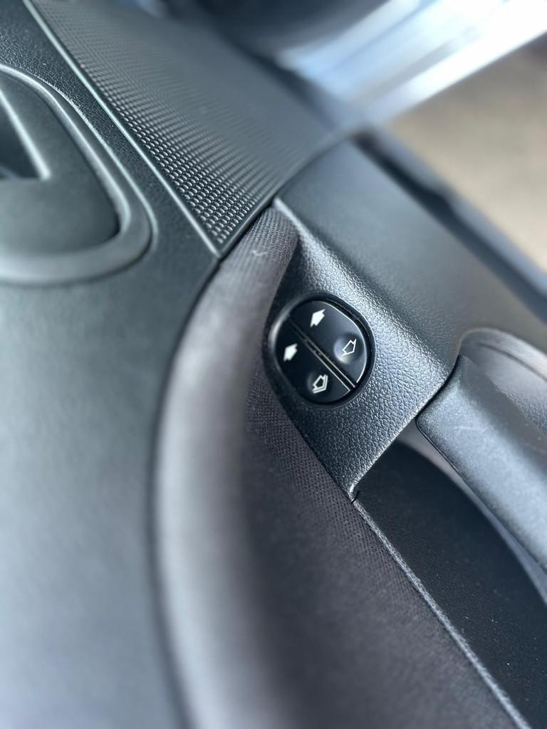 Ford Fiesta 1.3-8V Cool & Sound | Airco | Elek Raam | Radio, 1299 cc, Stof, Zwart, 4 cilinders