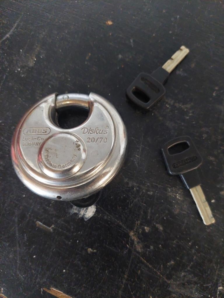 ABUS Diskus slot 20/70 met twee sleutels, Ophalen of Verzenden