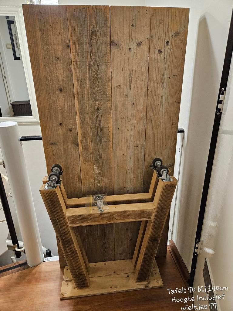 Steigerhouten tafel op wielen., Huis en Inrichting, Tafels | Eettafels, Ophalen, Gebruikt, 100 tot 150 cm, 50 tot 100 cm
