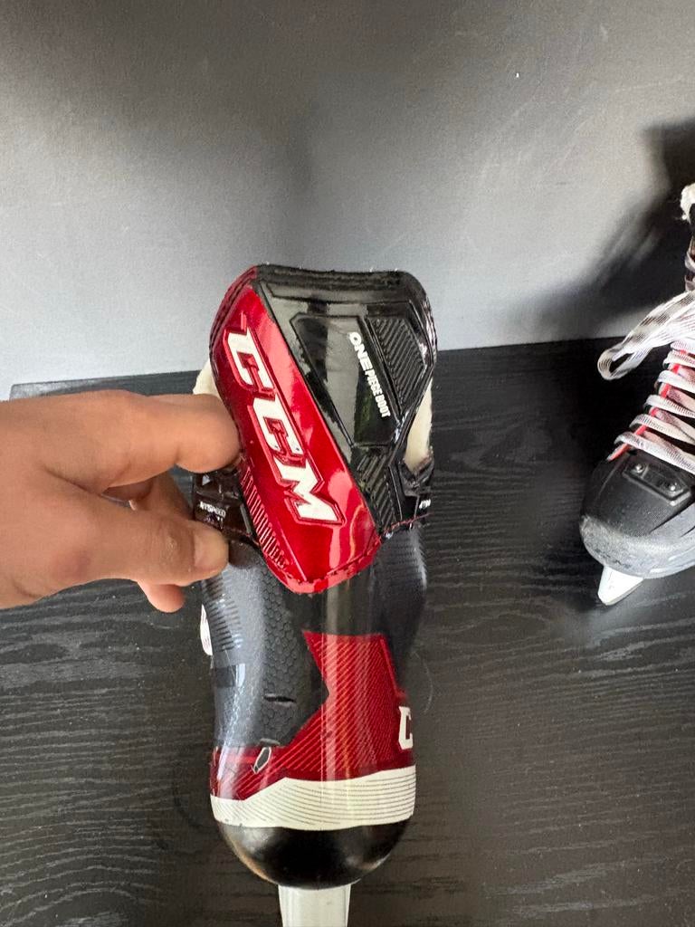 IJshockey schaatsen CCM maat 42,5, Ophalen of Verzenden, Zo goed als nieuw, Schaatsen