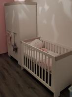 Kinderbedje met kast, commode en 2 wandplanken, 70 tot 85 cm, Zo goed als nieuw, Lattenbodem, 140 tot 160 cm