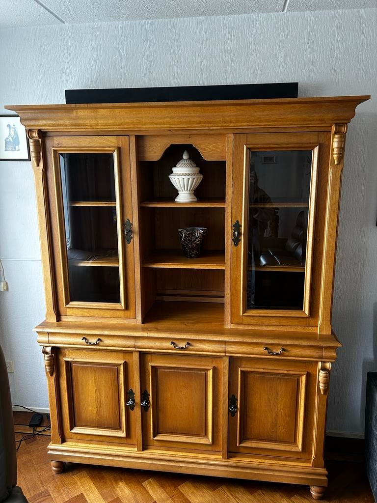 Complete Inboedel: Bedden, Tafel met Stoelen en Meer, Ophalen