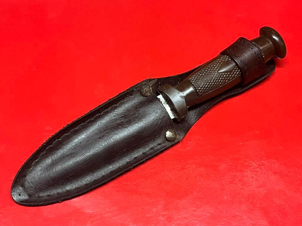 Dolk in schede, Verzamelen, Ophalen of Verzenden, Overige soorten, Overige gebieden, Mes of Dolk