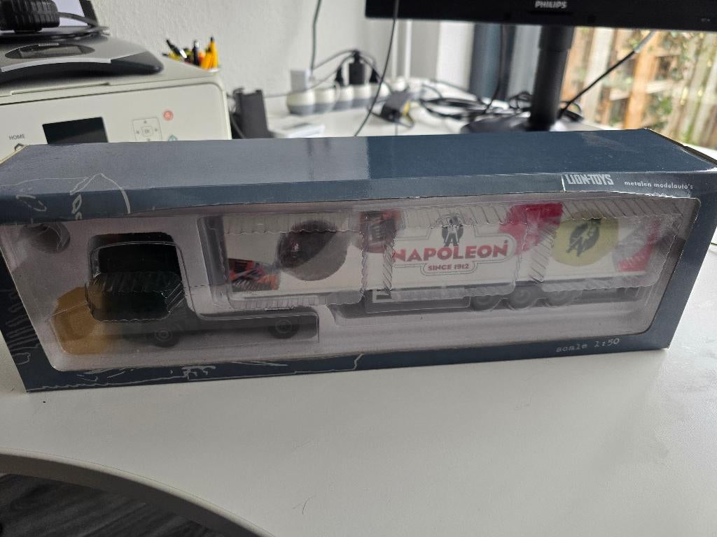 Daf XF met trailer Napoleon 1/50, Ophalen of Verzenden, Nieuw, Bus of Vrachtwagen, Lion Toys