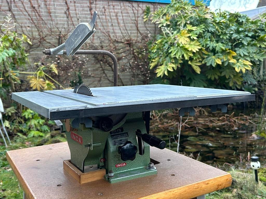 Inca Compact tafelzaag met nieuwe motor, Doe-het-zelf en Verbouw, Ophalen, Gebruikt, Cirkelzaag, 600 tot 1200 watt