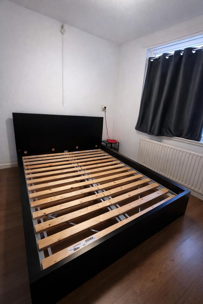 IKEA Lindbåden bedframe met lattenbodem, Huis en Inrichting, Slaapkamer | Bedden, Gebruikt, Zwart, Tweepersoons, Ophalen of Verzenden