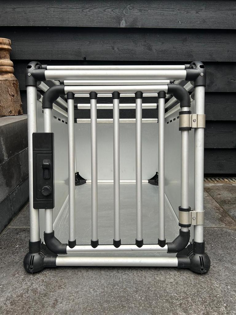 Stevige Honden bench aluminium, Dieren en Toebehoren, Hondenhokken, Ophalen of Verzenden, Zo goed als nieuw, 75 tot 110 cm, 65 tot 100 cm