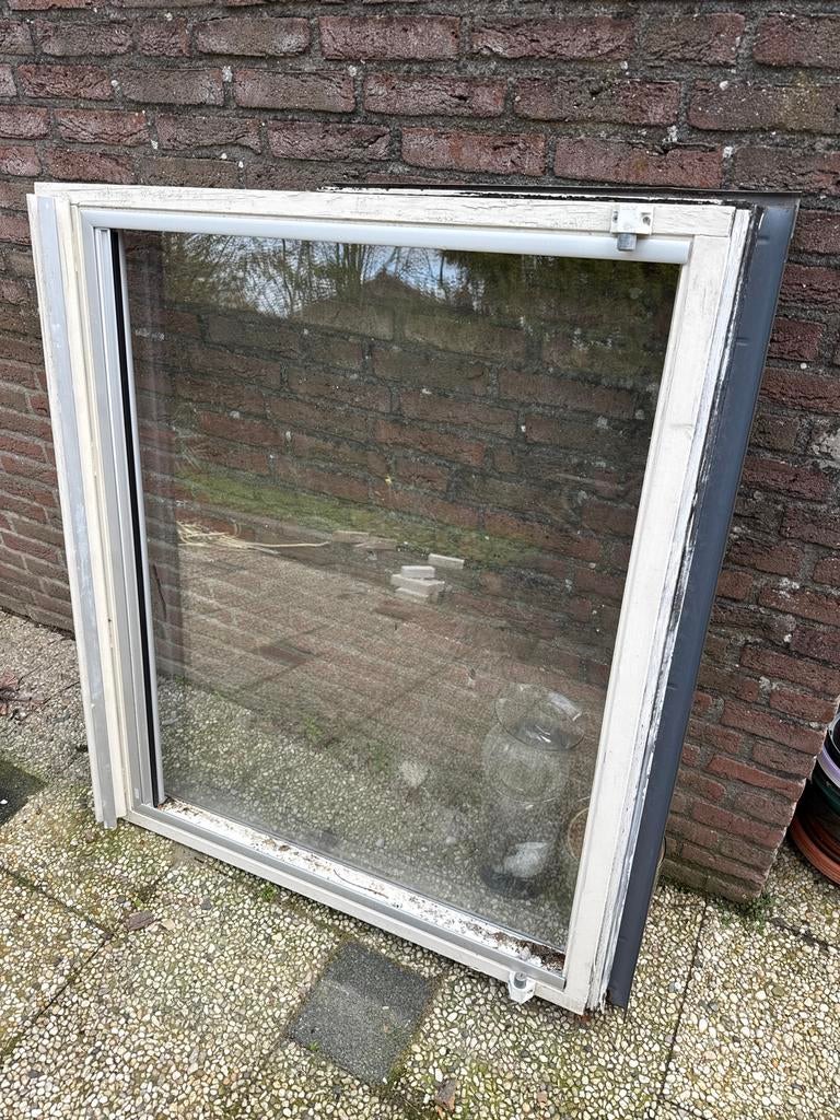 Gebruikt dakraam - gratis af te halen, Ophalen, Gebruikt, 80 tot 120 cm, 80 tot 120 cm