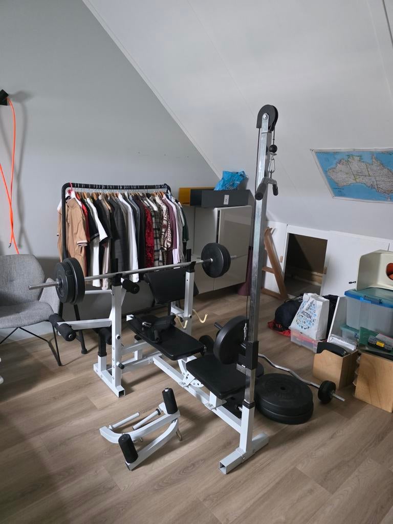 Gorilla Sports Halterbank met Gewichten - Overcompleet, Sport en Fitness, Ophalen, Gebruikt, Krachtstation, Metaal