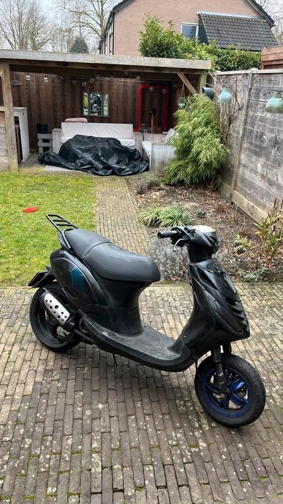 Piaggio Zip 2T, Fietsen en Brommers, Snorfietsen en Snorscooters, Gebruikt, Piaggio, Benzine, Ophalen of Verzenden