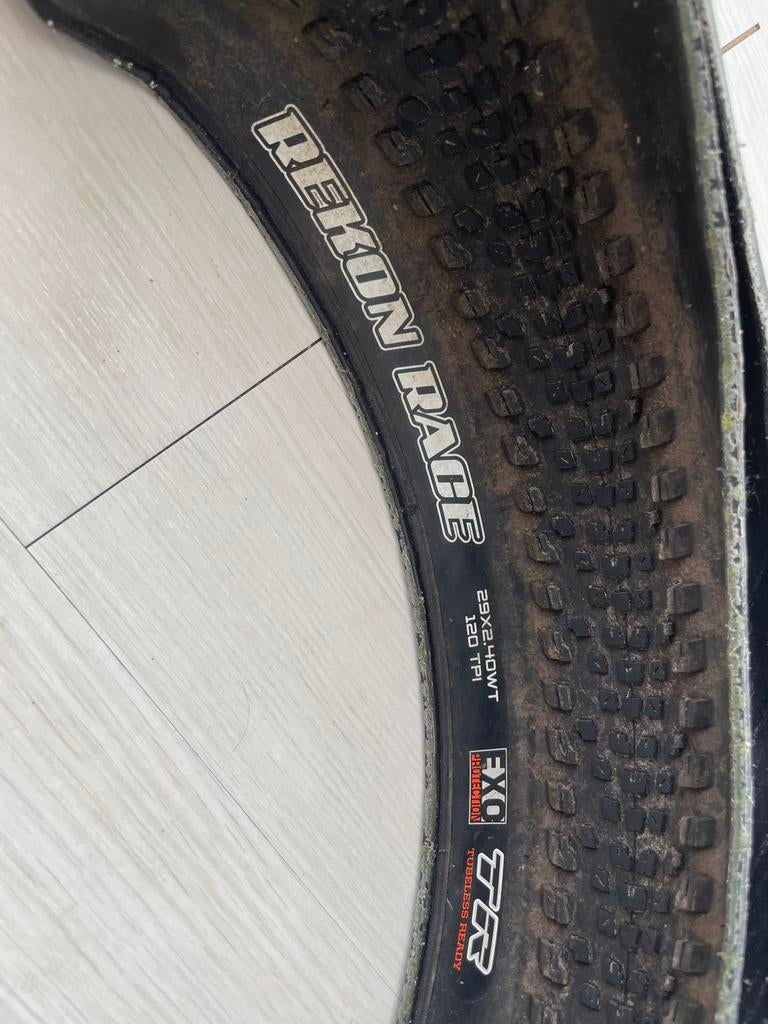 Maxxis rekon race 2.4 2 stuks, Fietsen en Brommers, Fietsonderdelen, Ophalen of Verzenden, Zo goed als nieuw