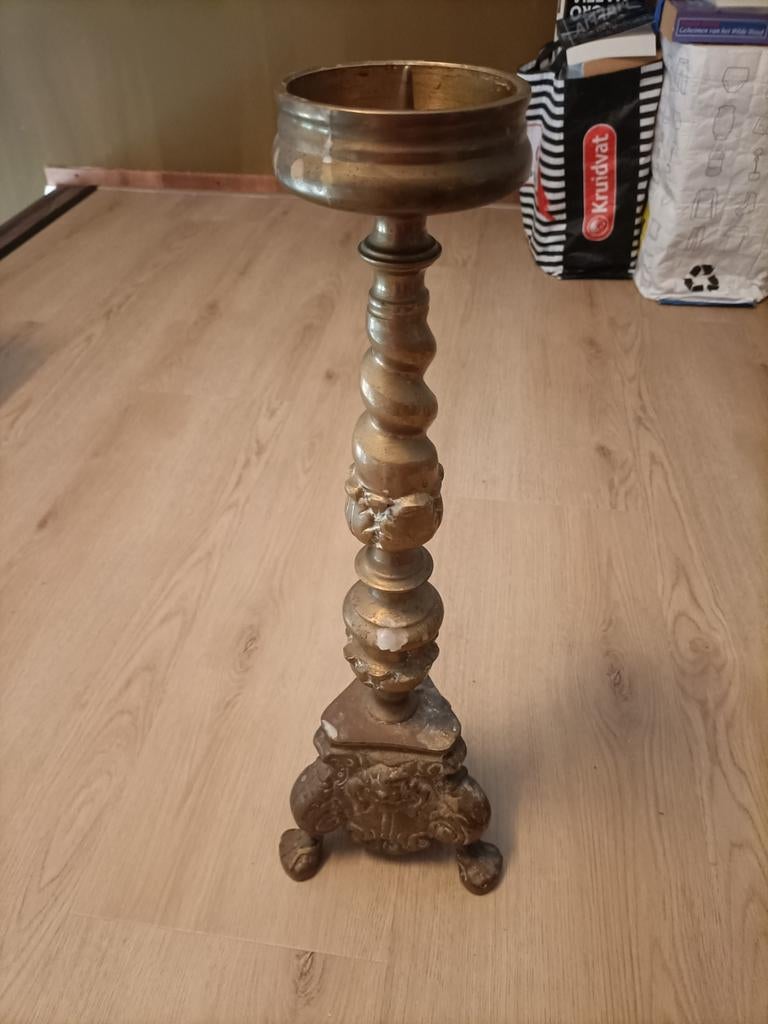 Antieke bronzen altaar kandelaar, Antiek en Kunst, Ophalen, Koper of Brons