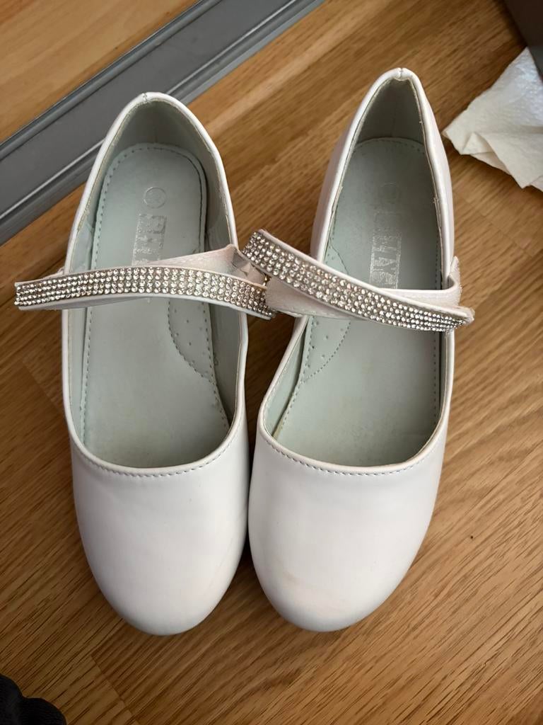 Kinder schoentje met hakje maat 32, Ophalen, Zo goed als nieuw, Schoenen