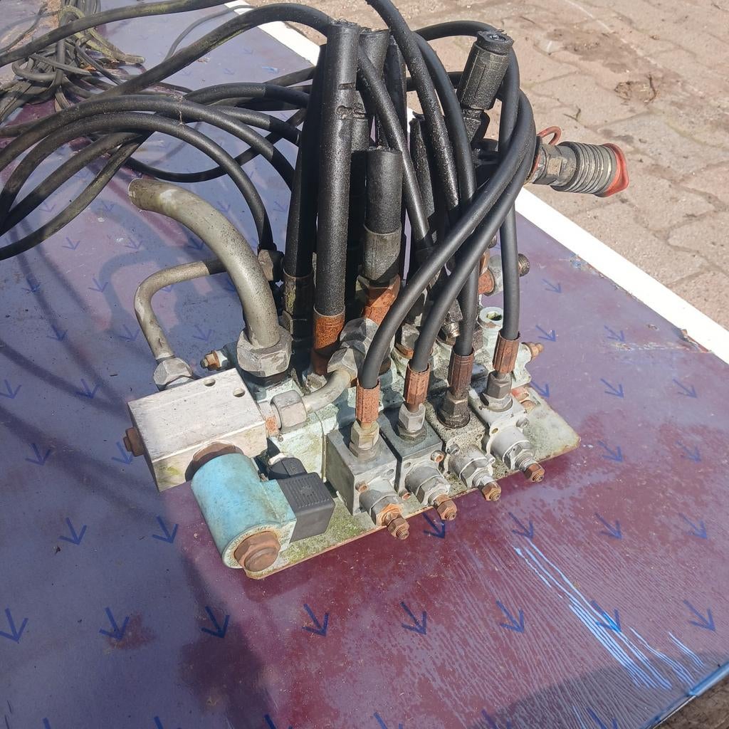 Hydrauliek ventielenblok, cilinder, hydraulisch, Ophalen of Verzenden