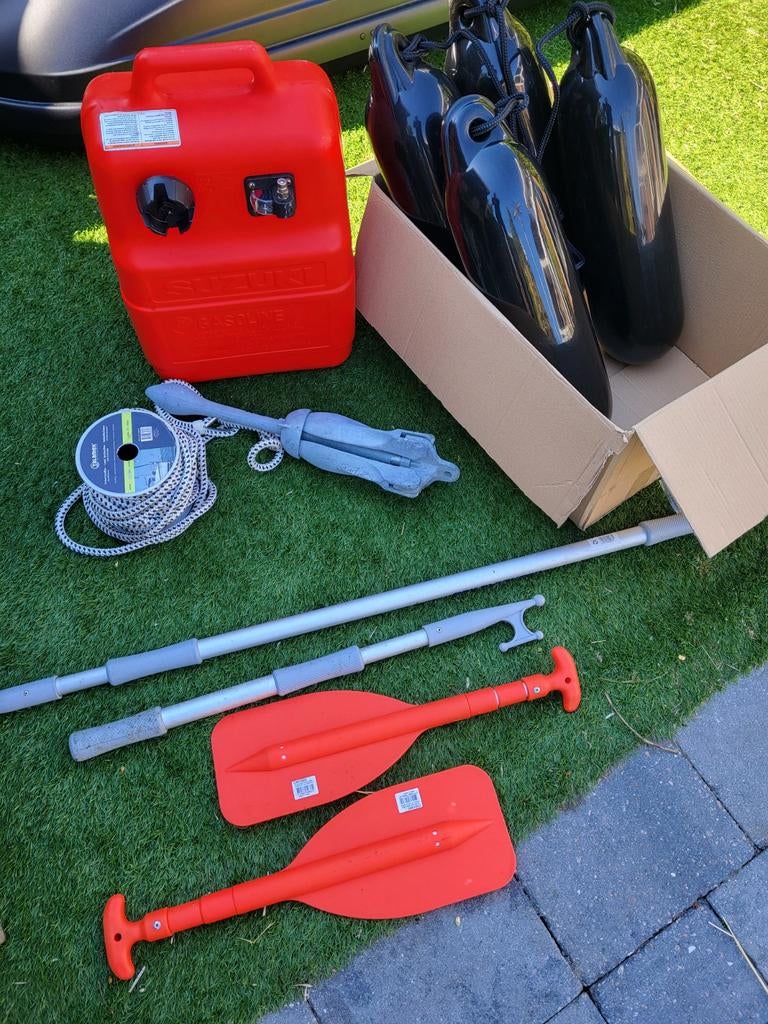 Benzinetank 25L Majoni fender zwart parapluanker pikhaak, Watersport en Boten, Ophalen of Verzenden