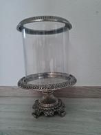 Windlicht met zilverkleurige voet en rand, Huis en Inrichting, Woonaccessoires | Kandelaars en Kaarsen, Ophalen