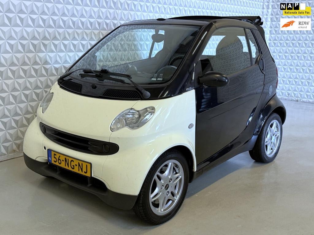 Smart Cabrio Cabrio & passion Leer Stoelverwarming Aircondit, Auto's, Smart, Achterwielaandrijving, Gebruikt, Cabriolet, 61 pk