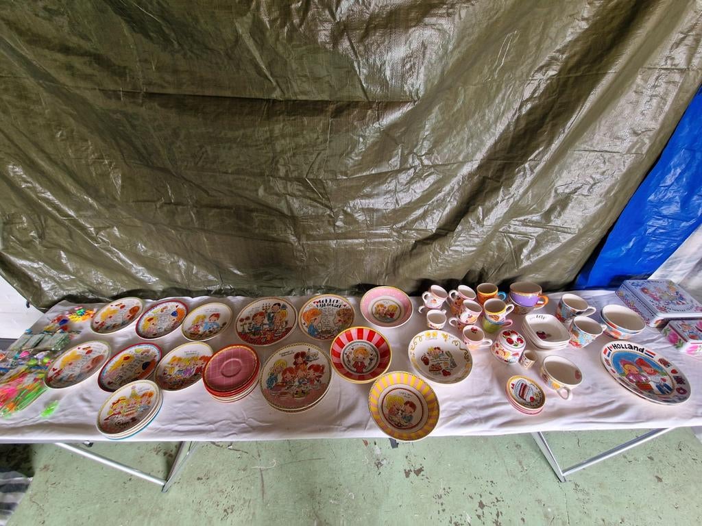 Blond Amsterdam servies, Ophalen