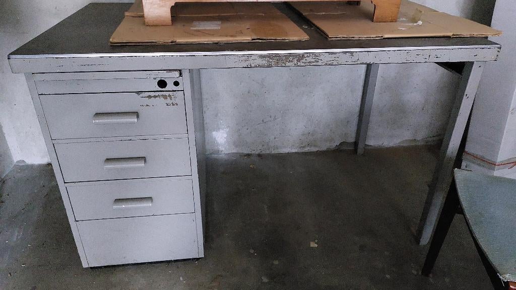 retro stalen buro, klein prijsje, Antiek en Kunst, Ophalen