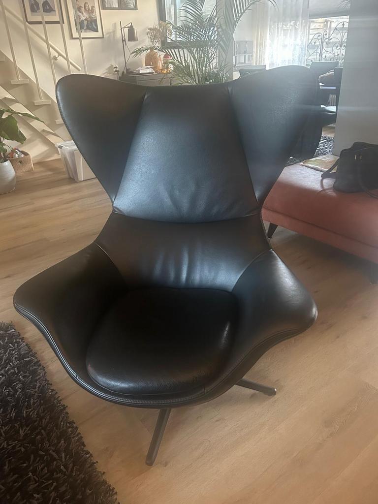 Mooie zwarte leren stoel, Ophalen, Minder dan 75 cm, Leer, Zo goed als nieuw