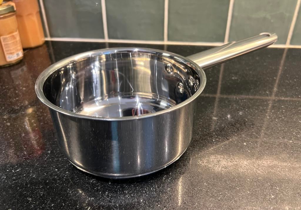 t.k.Ikea RVS hoogglans steelpan 14cm INDUCTIE, Ophalen, Zo goed als nieuw, Rvs, Kookpan of Snelkookpan
