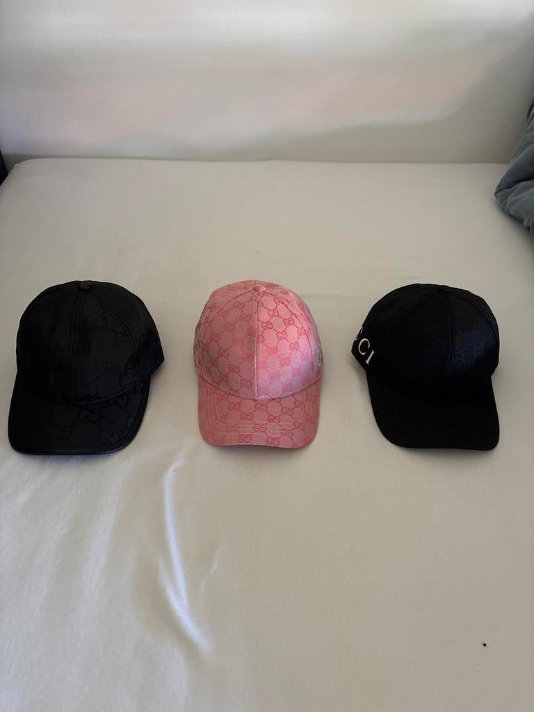 Gucci petten - Zwart en Roze, Kleding | Dames, Hoeden en Petten, Ophalen of Verzenden, Zo goed als nieuw, One size fits all, Pet