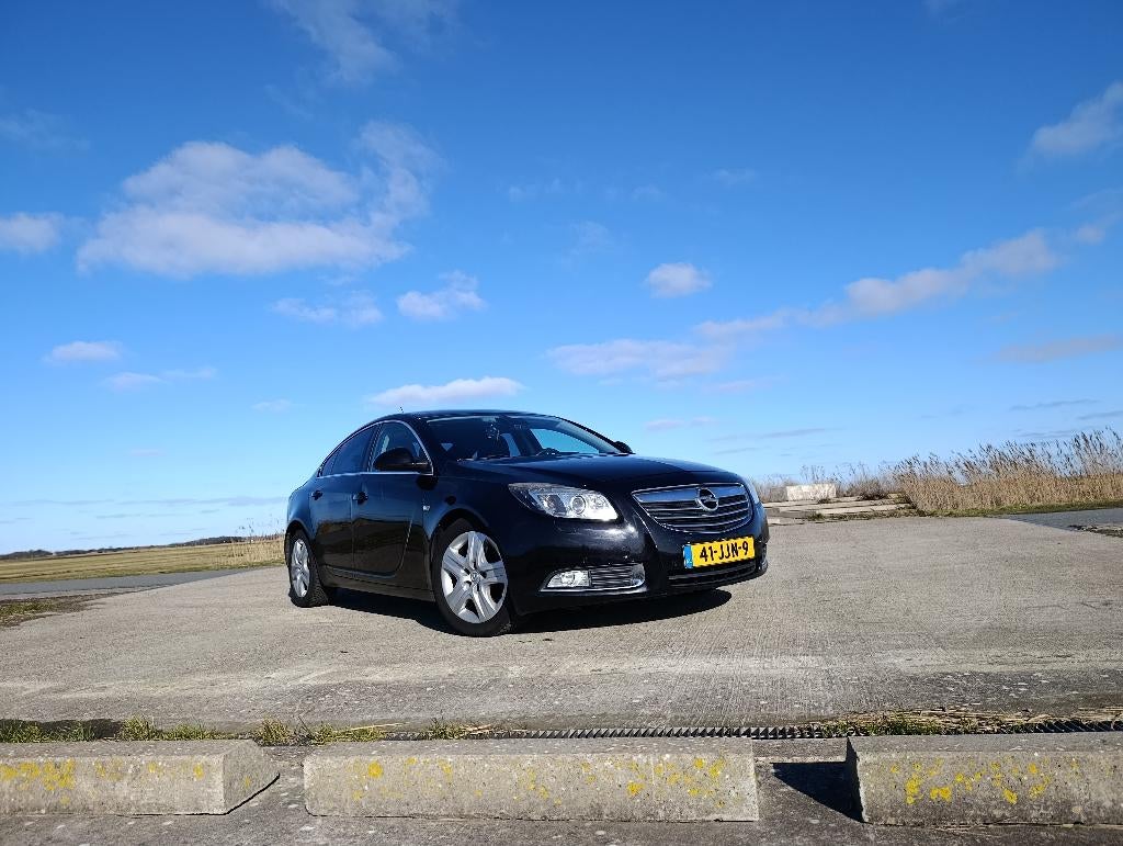 Opel Insignia 1.6 Turbo 132KW 4-DRS 2009 Zwart, Auto's, Opel, Stof, Zwart, 4 cilinders, Zwart