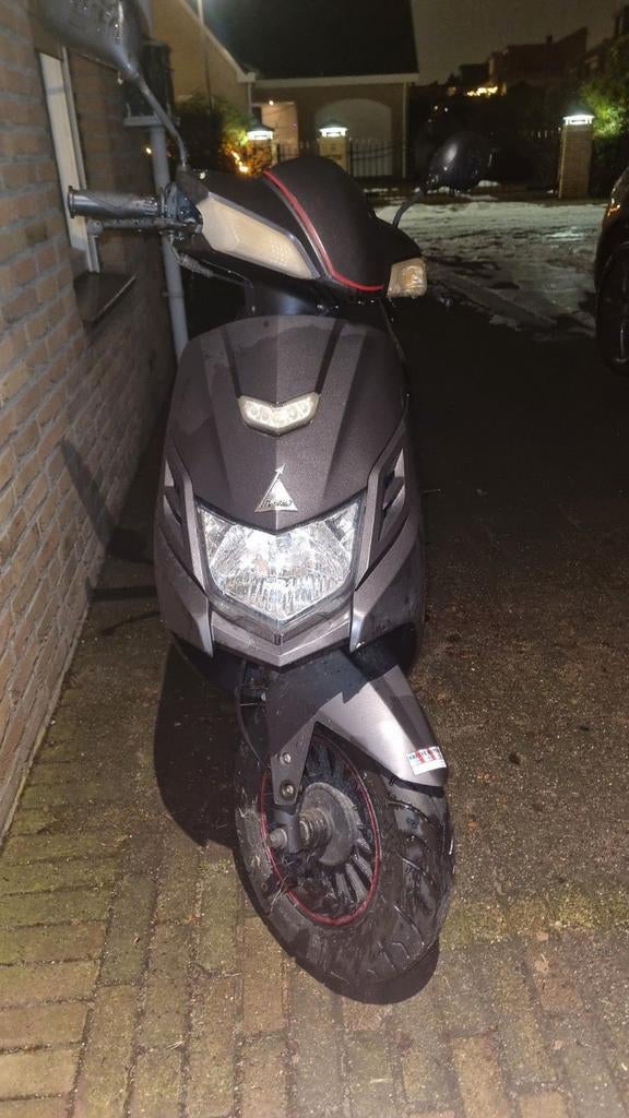 Scooter met lage kilometerstand - Nieuwe accu nodig, Ophalen of Verzenden, Gebruikt, Overige typen, Overige merken