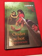 GESIGNEERD Onder schot. Edward van de Vendel. 2009, Boeken, Ophalen of Verzenden, Zo goed als nieuw