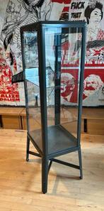 Fabrikor vitrinekast van de ikea, donkergrijs, Ophalen, Met plank(en), Gebruikt, 50 tot 100 cm
