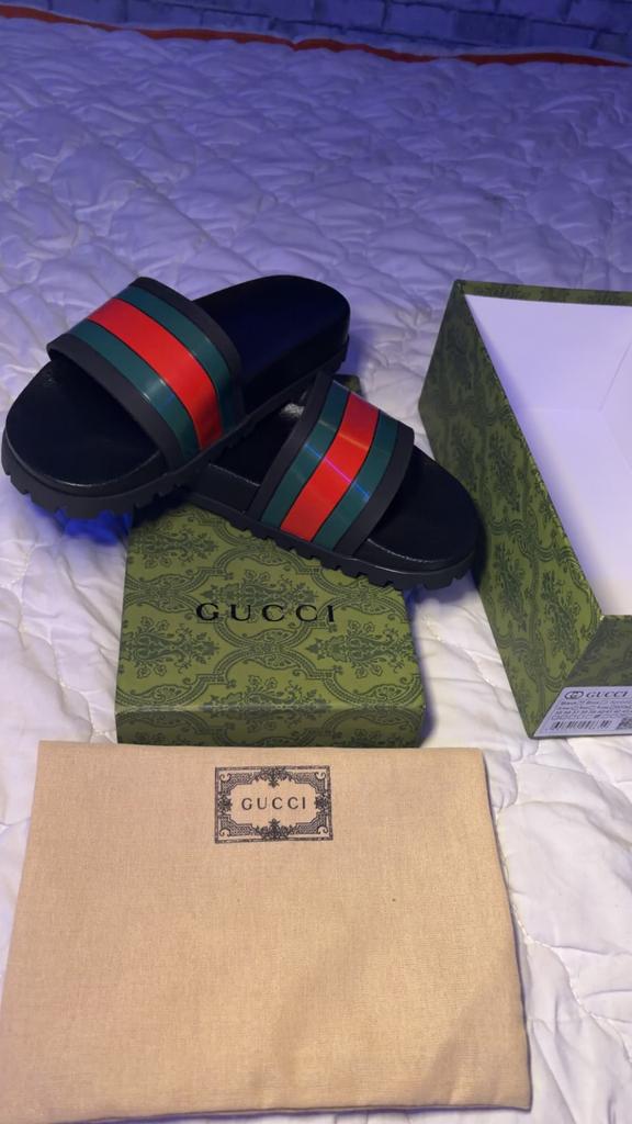 Gucci slippers, Ophalen of Verzenden, Gedragen, Zwart