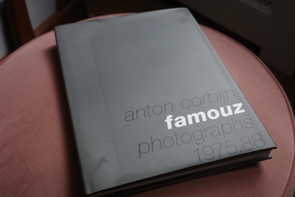 Anton Corbijn: Famouz / Photographs 1975-88. (A.541), Ophalen, Gelezen, Fotografen, Anton Corbijn