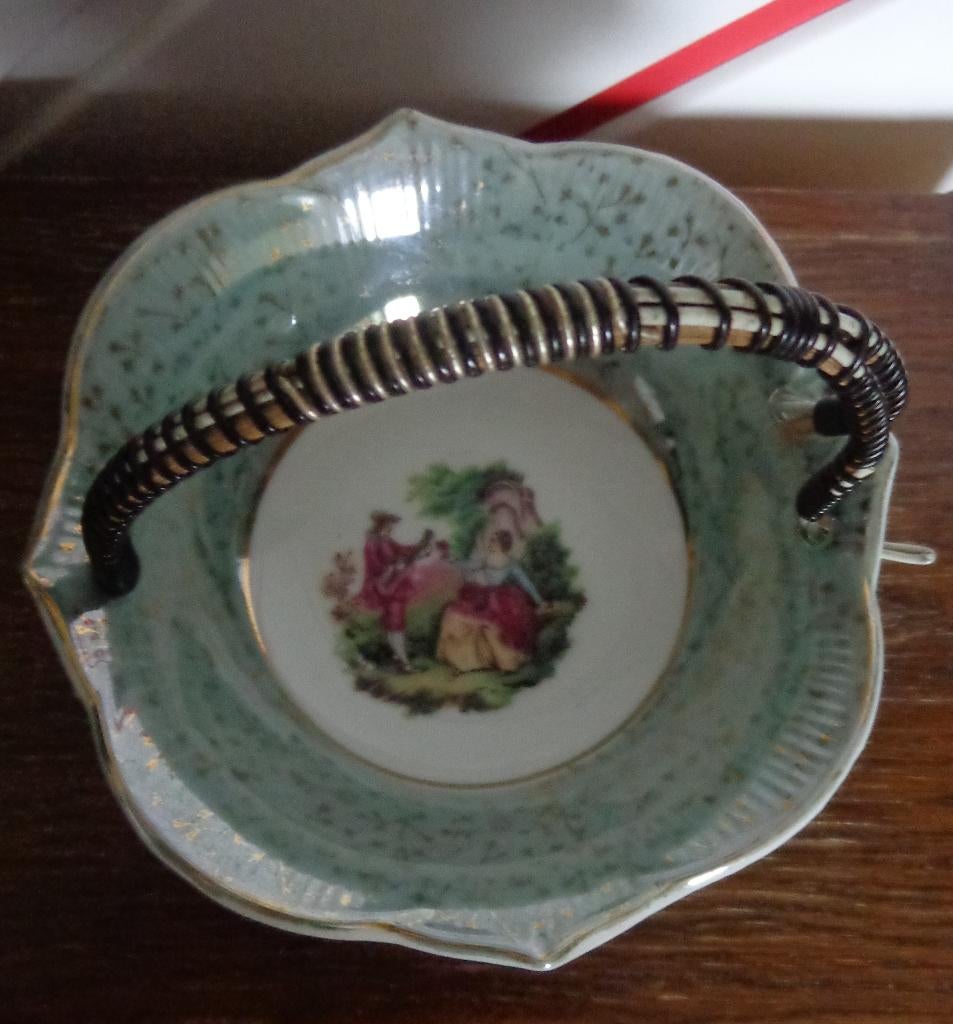 Vintage schaaltje Bonbonnière met Rococo tafereel, Ophalen