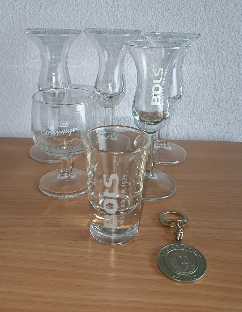 Oude verschillende Bols glaasjes en opener vintage, Verzamelen, Merken en Reclamevoorwerpen, Ophalen of Verzenden, Zo goed als nieuw