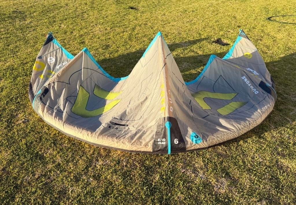Duotone EVO D/Lab 6.0 2026 - Zo goed als nieuw, Watersport en Boten, Kitesurfen, Geen board, Ophalen of Verzenden, Kite, 6 m²