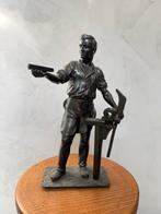 J.M. Beeld Smid met aambeeld, Ophalen of Verzenden