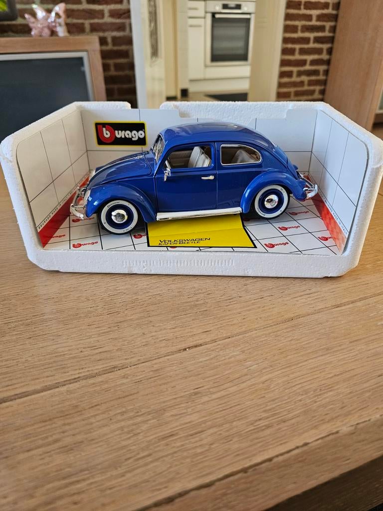TE KOOP MOOIE BURAGO VOLKSWAGEN KAFER-BEETLE SCHAAL1:18, Hobby en Vrije tijd, Modelauto's | 1:18, Ophalen of Verzenden, Zo goed als nieuw