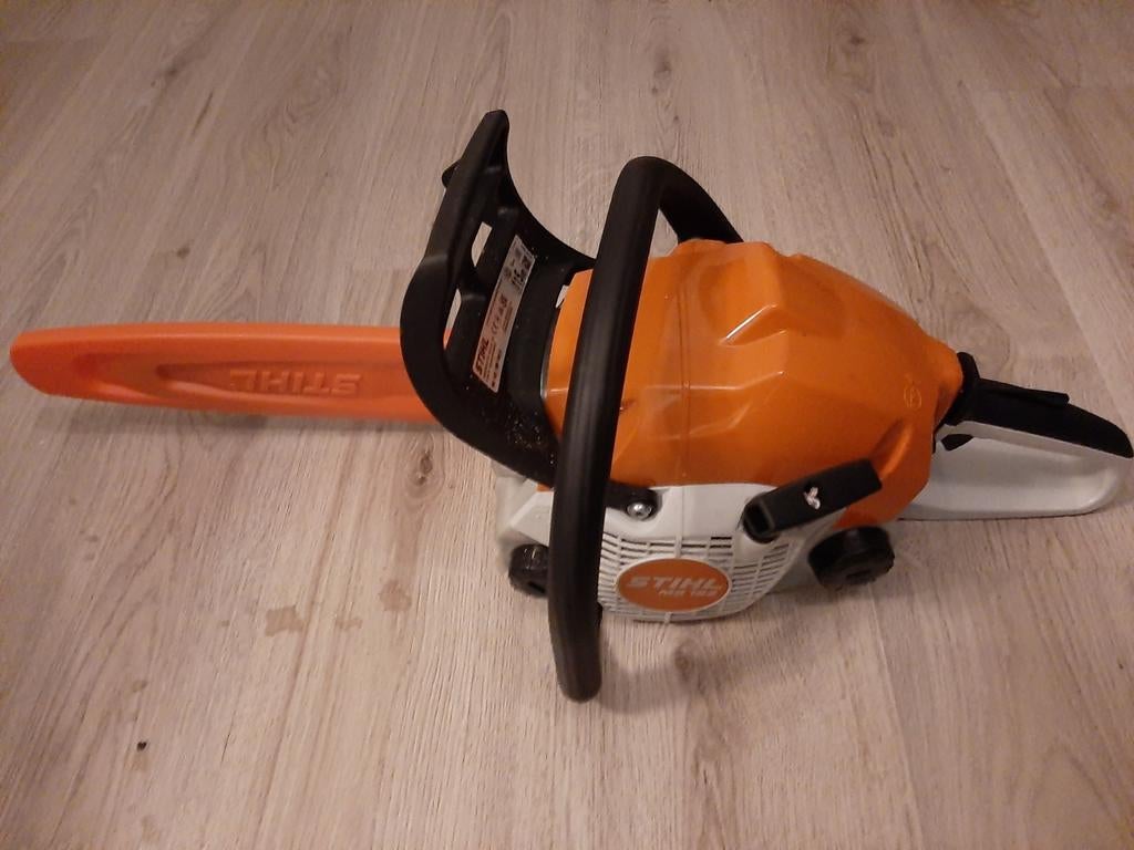 Stihl MS 180 Kettingzaag - Zo goed als nieuw, Tuin en Terras, Handzagen, Ophalen of Verzenden, Zo goed als nieuw, Boomzaag, Stihl