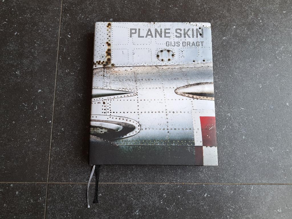 Boek Gijs Dragt - Plane Skin - ISBN 9789490470227, Boeken, Vervoer en Transport, Zo goed als nieuw, Vliegtuig, Ophalen of Verzenden