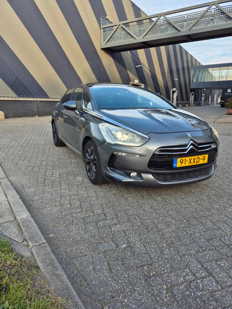 Citroën DS5 1.6 THP 115KW AUT 2012 Grijs, Auto's, Zwart, Leder en Stof, 75 €/maand, Particulier